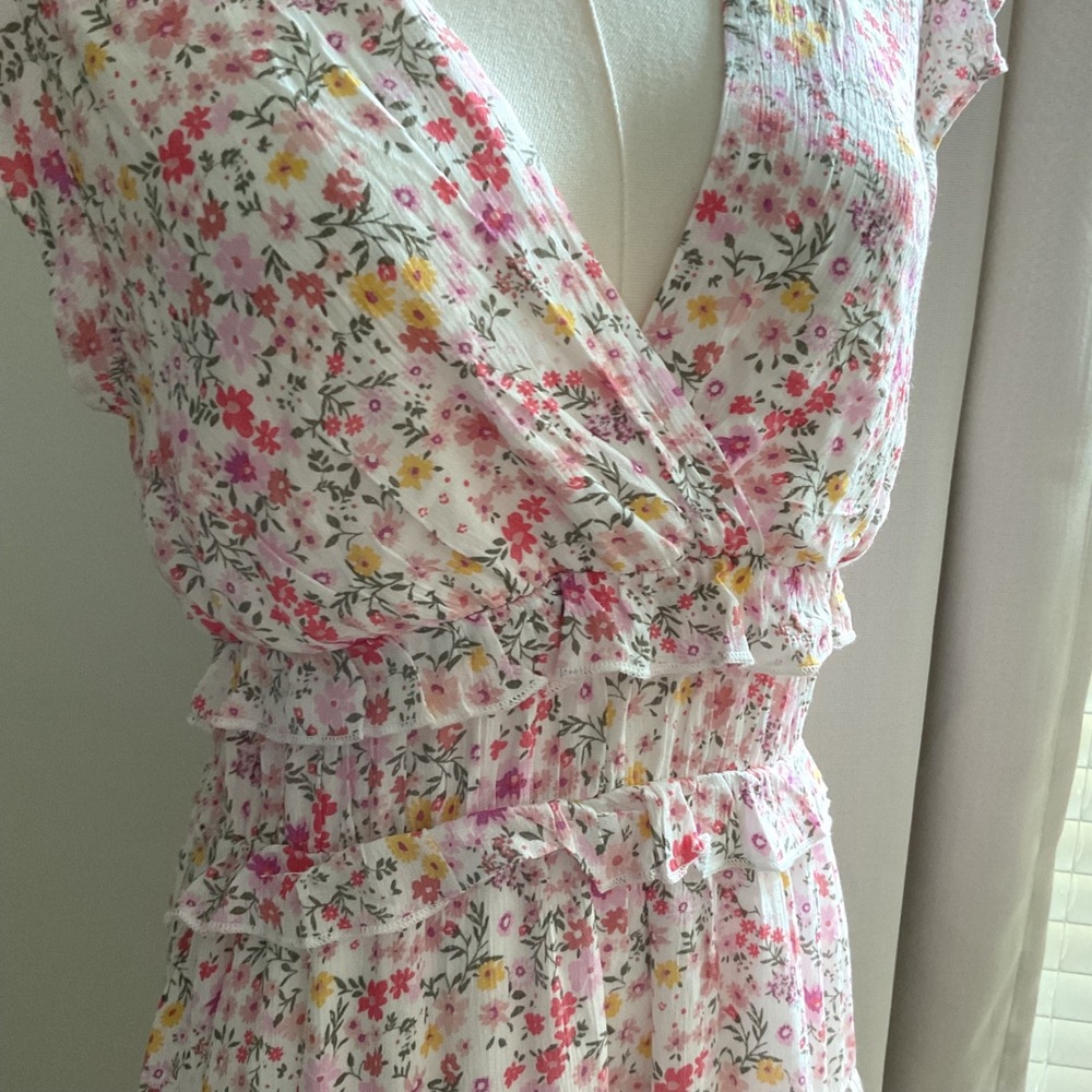 Altar'd State Floral Smocked Tiered Mini Dress BE55762 Womens Medium NWT - Picture 3 of 9